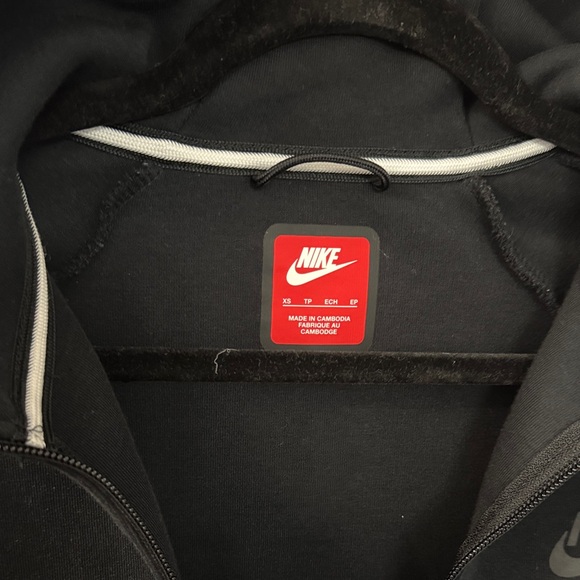 Nike Junior Black Zip-Up Jacket - Picture 3 of 6